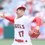 帽子やアンダーシャツまでピンク色のマザーズデー！特別仕様ユニフォーム・デーは他にもある。