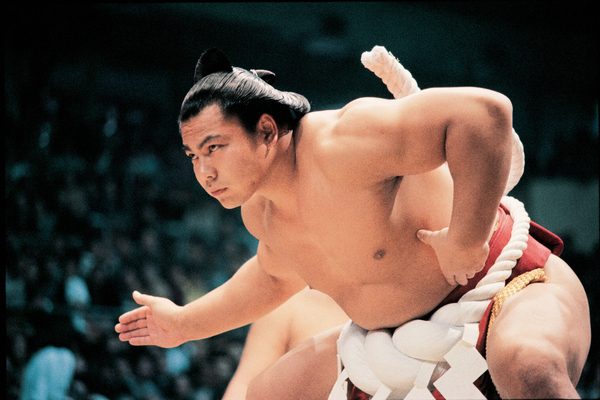 筋肉隆々でスピード感溢れる相撲が大好きだった小さな昭和の大横綱【千代の富士】