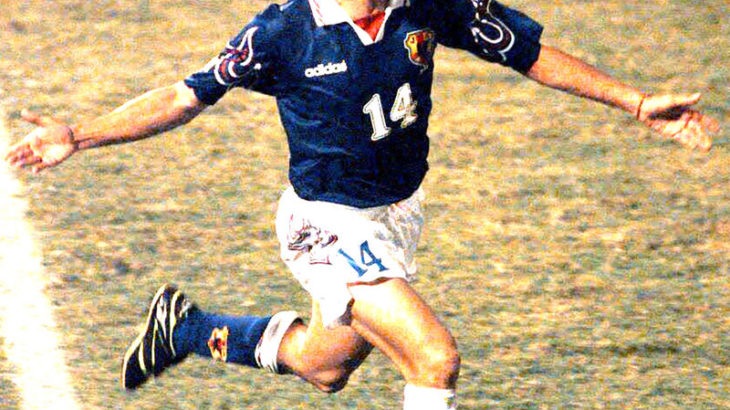W杯初出場を決めた伝説のゴール 日本史上最速のサッカー選手 野人 岡野雅行 レトロモ