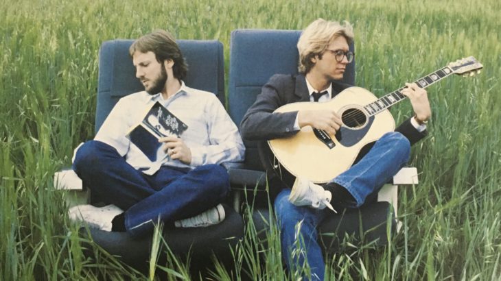 アルバムのジャケットは　　ダンが抜けてジェリーとデューイの二人　抱えてるギターが「ヤマハ」　　それが’８０年代の始まり・・