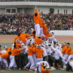 300人の男がぶつかり合う防衛大学校・伝統の『棒倒し』が激しすぎる！