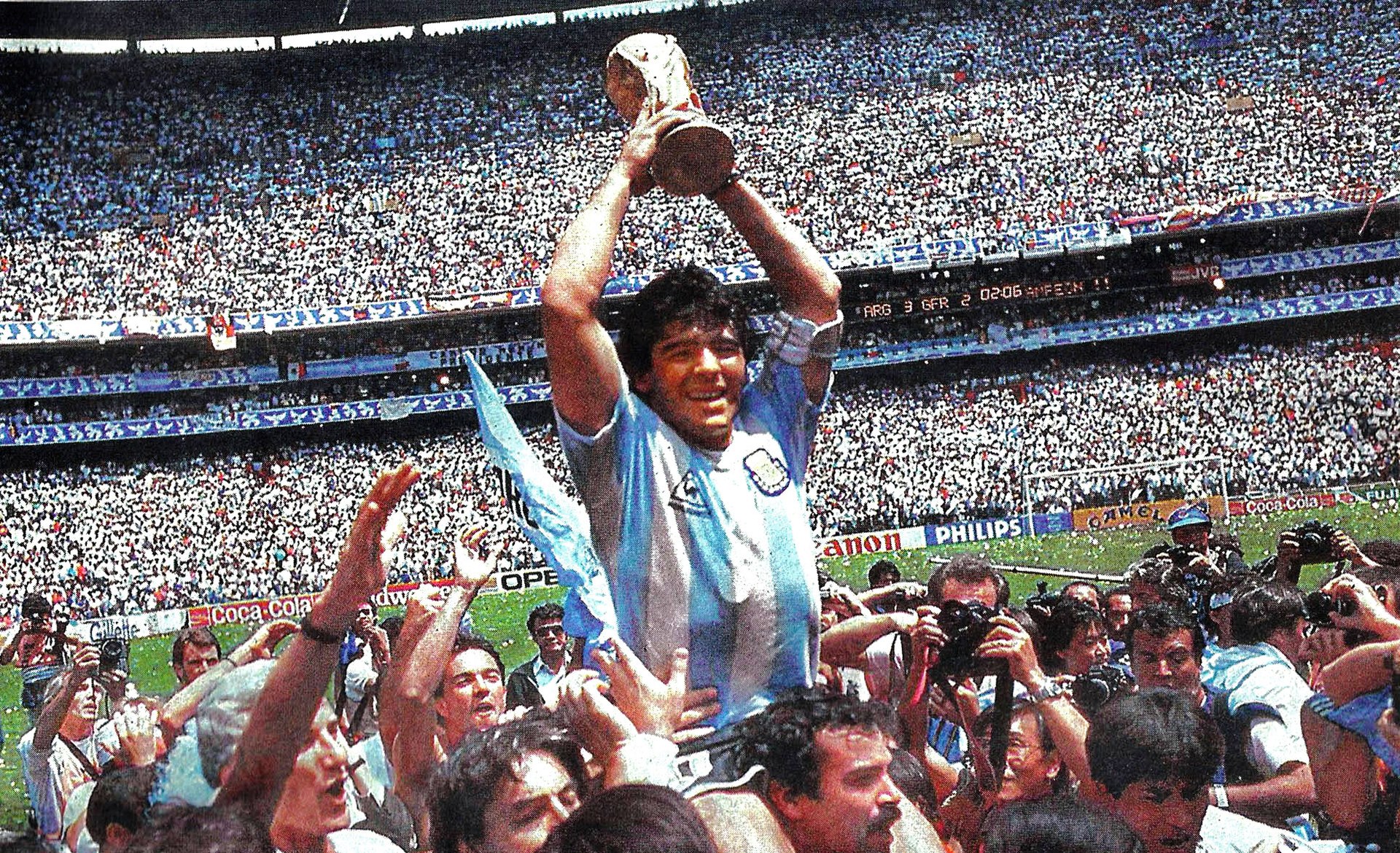 世紀最高のサッカー選手の一人であったアルゼンチンのスーパースター ディエゴ マラドーナ レトロモ